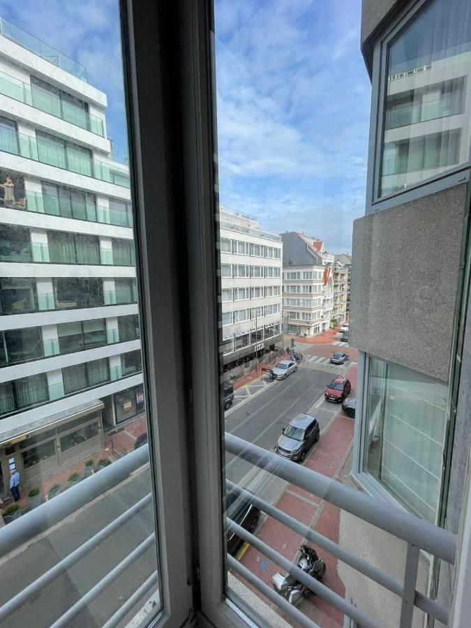 Cosy Appartement- 2 slaapkamers schuin zeezicht met Garage Knokke-Heist Buitenkant foto