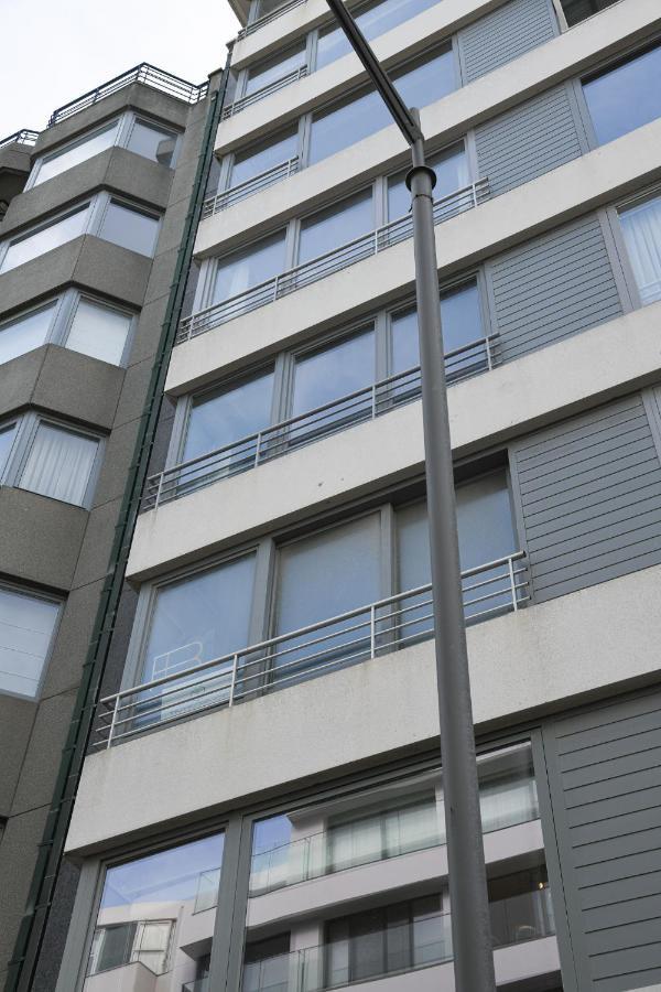 Cosy Appartement- 2 slaapkamers schuin zeezicht met Garage Knokke-Heist Buitenkant foto