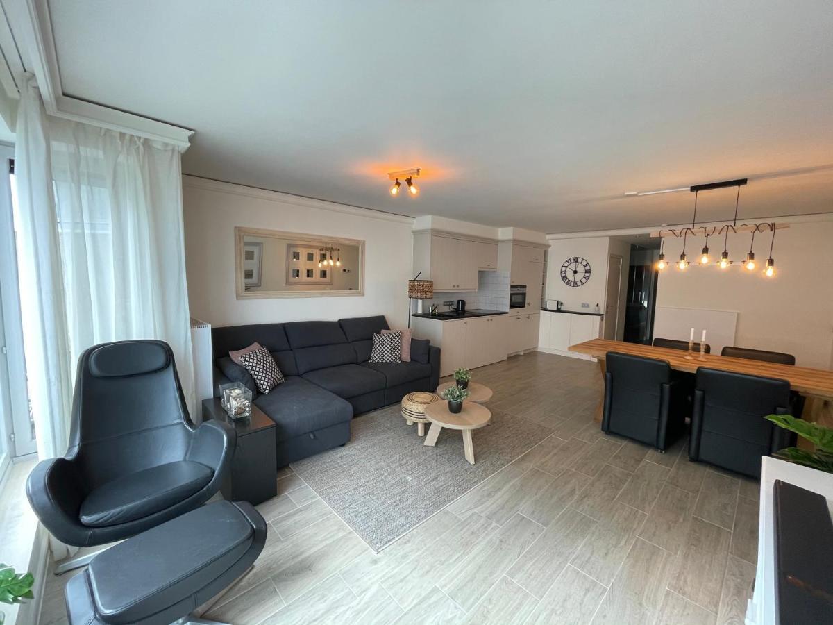 Cosy Appartement- 2 slaapkamers schuin zeezicht met Garage Knokke-Heist Buitenkant foto